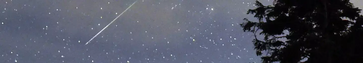 A Perseidák Meteorraj: A Nyári Égbolt Varázslatos Csillaghullása