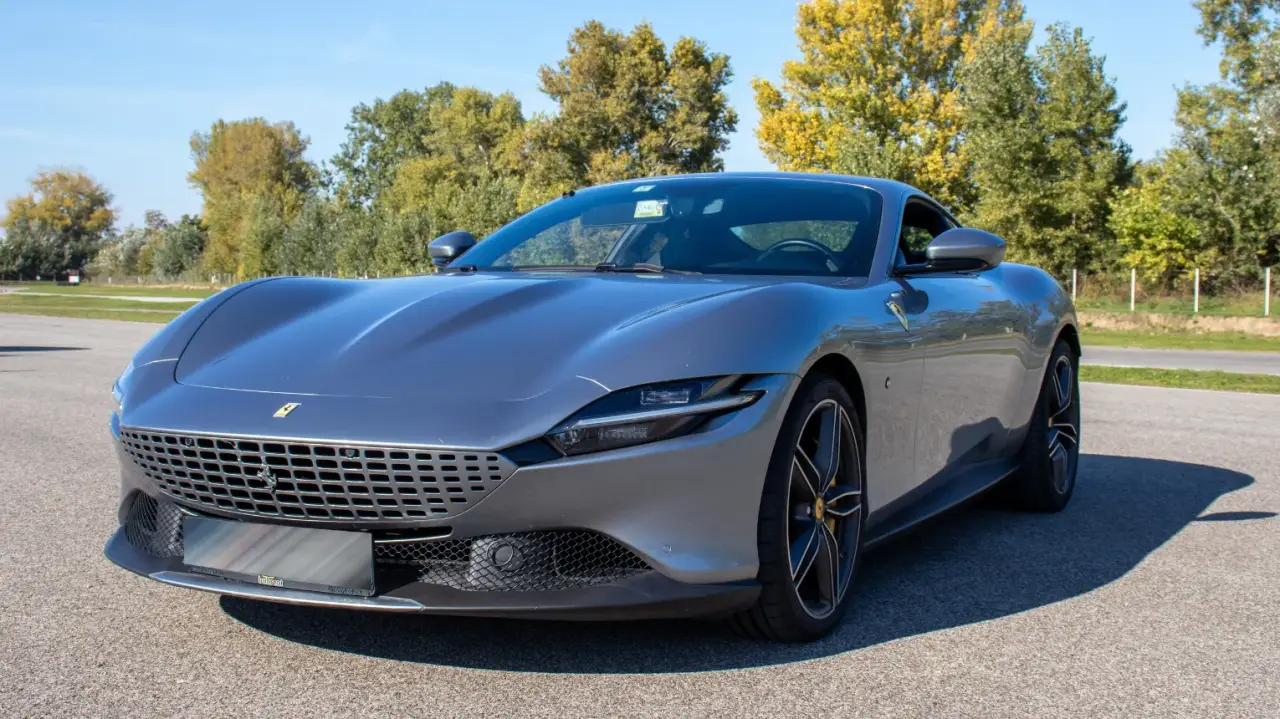 Ferrari Roma élményvezetés az M-Ringen