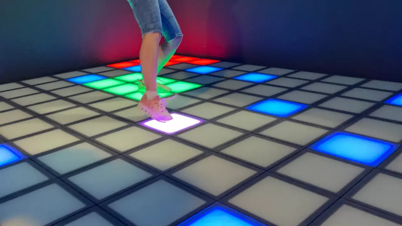 Kihívás a PIXELEK ellen, játék a Pixel Run-ban, Budapesten (Hétköznap délelőtt)