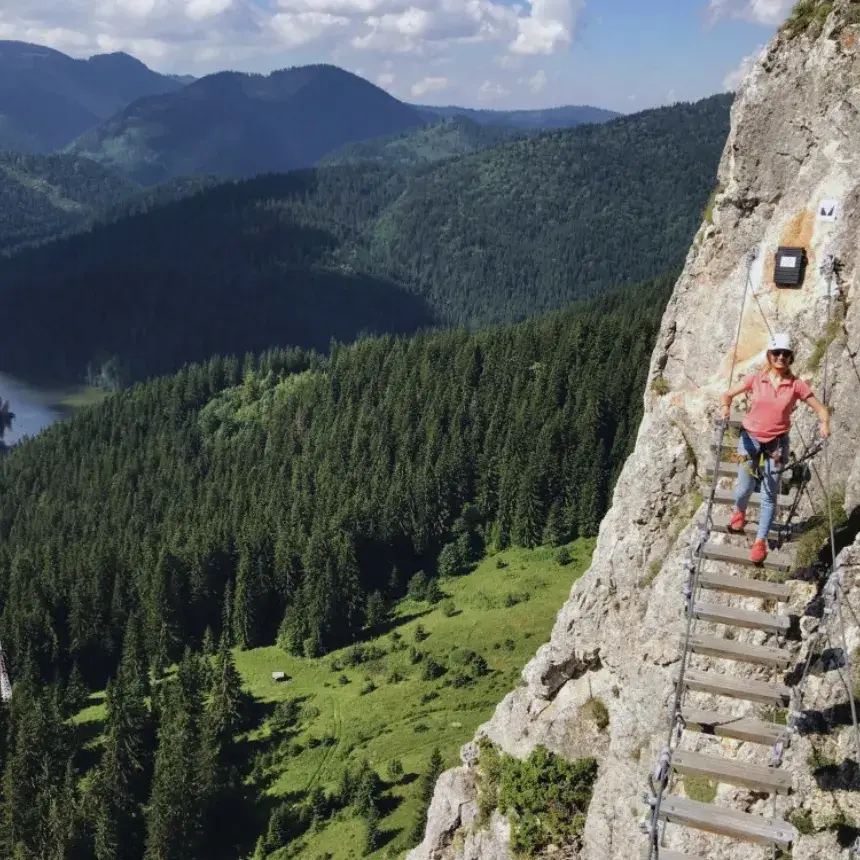 Lélegzetelállító Via Ferrata-túra a Gyilkos-tó felett