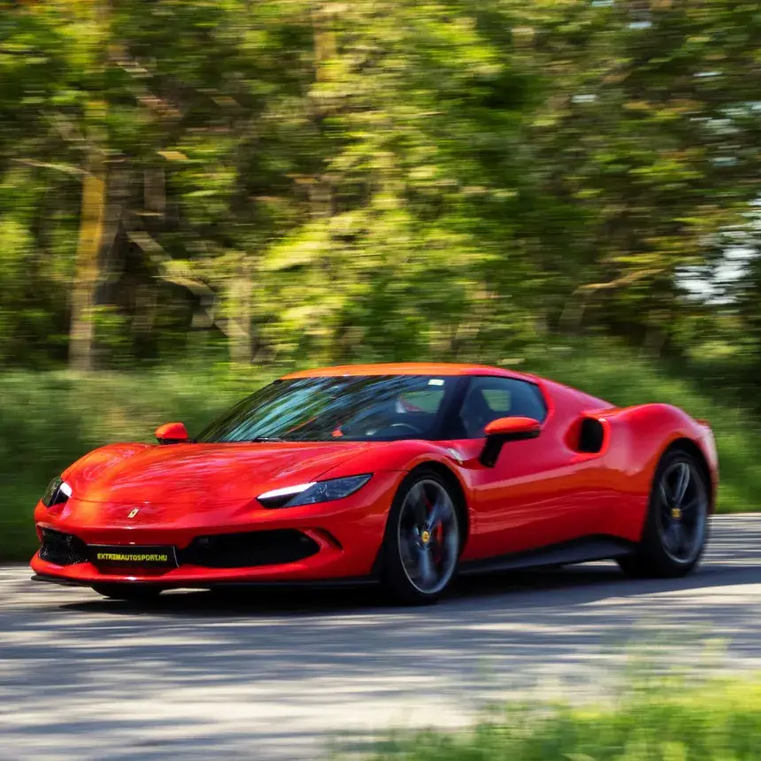 Ferrari 296 GTB élményvezetés az Euroringen