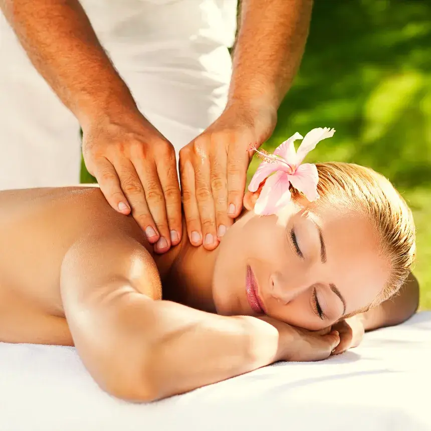 Relaxáló, teljes testmasszázs a Fülöp-szigetek harmóniájával Budapesten