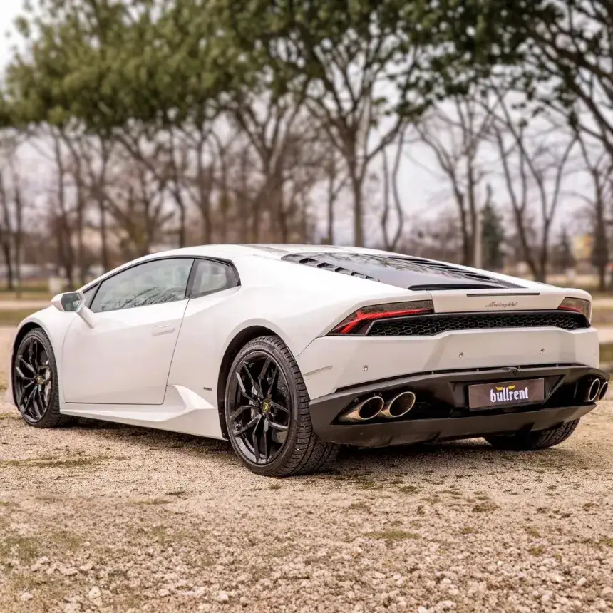 610 lóerős Lamborghini Huracan LP 610-4 autópályás vezetés