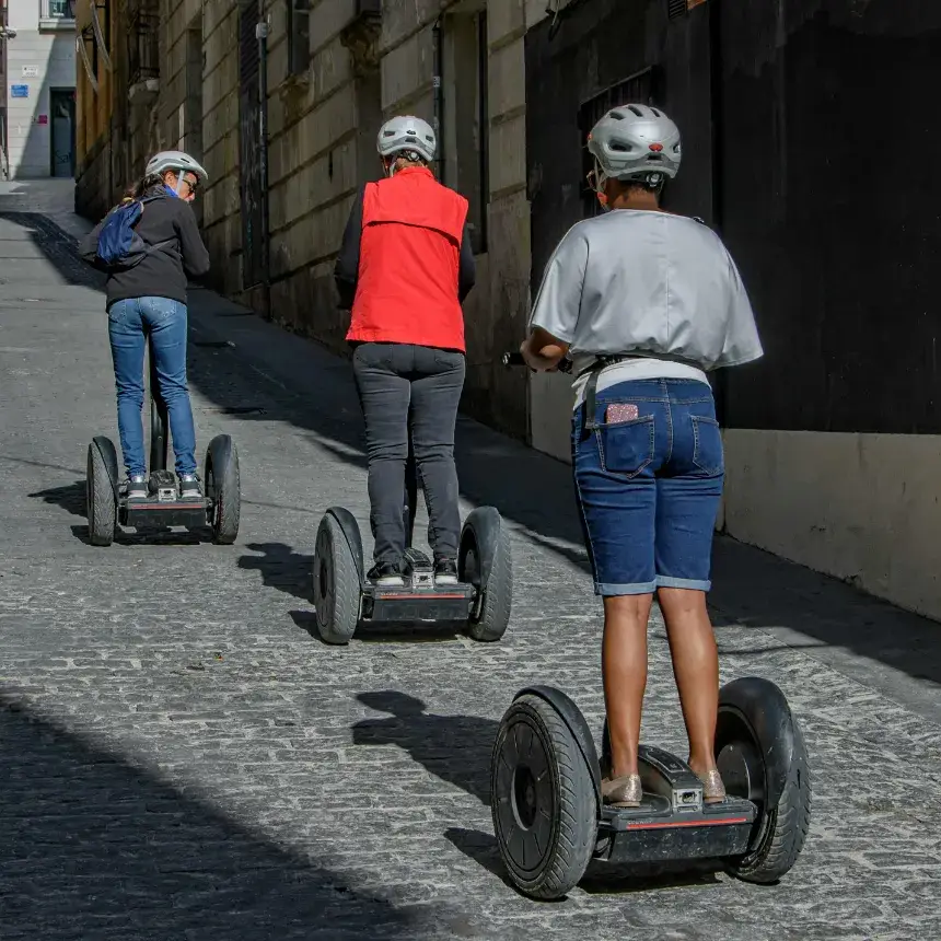 Csapatban Segway túra a Hősök terére akár cégesen