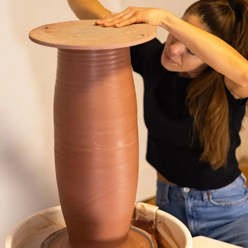 Nagy váza korongon – Kreatív kerámia workshop haladóknak Nyíregyházán