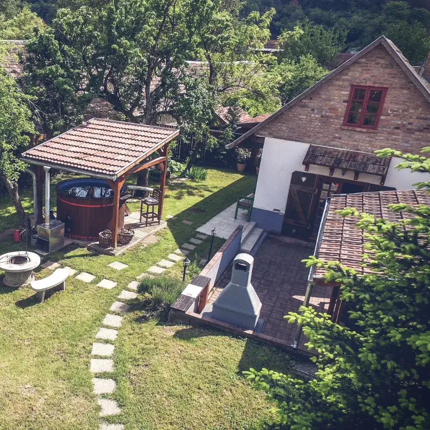 Csajos elvonulás a Padláskincsekbe Nagybörzsönyben