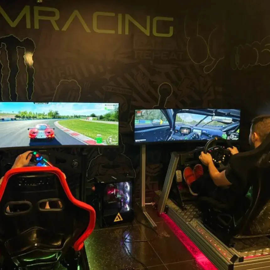 Valódi autóverseny élmény a Delta 1-ben: Forma-1 és/vagy GT szimulátor 2 fő részére