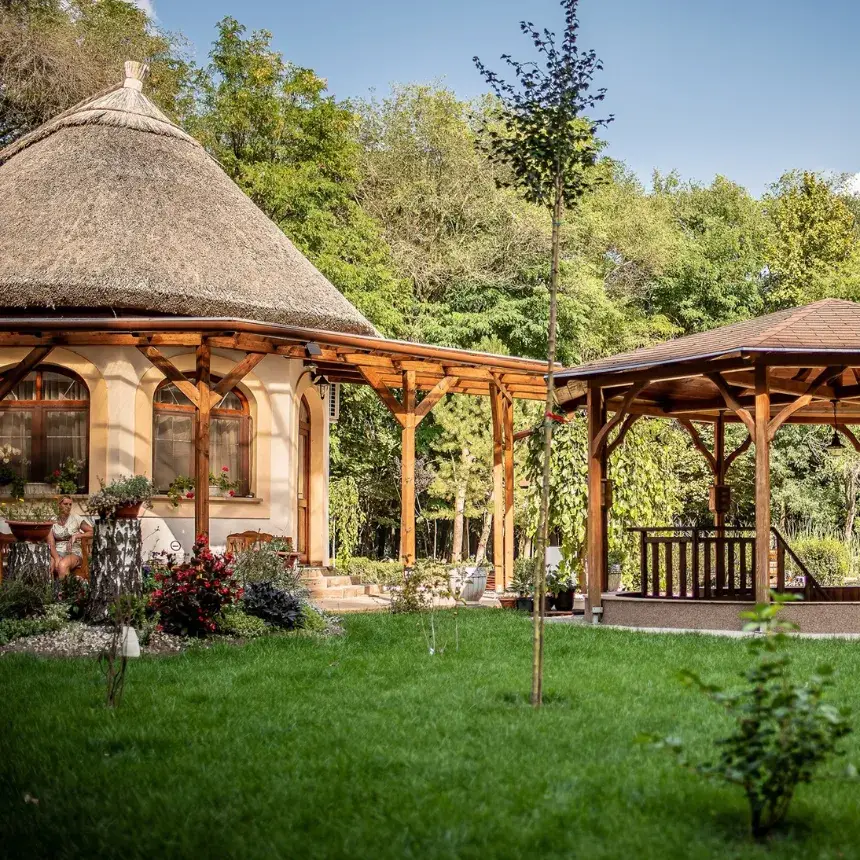 Privát wellness lánybúcsú a Zarah Tanyán – 2 éjszakás élmény Cserkeszőlőn