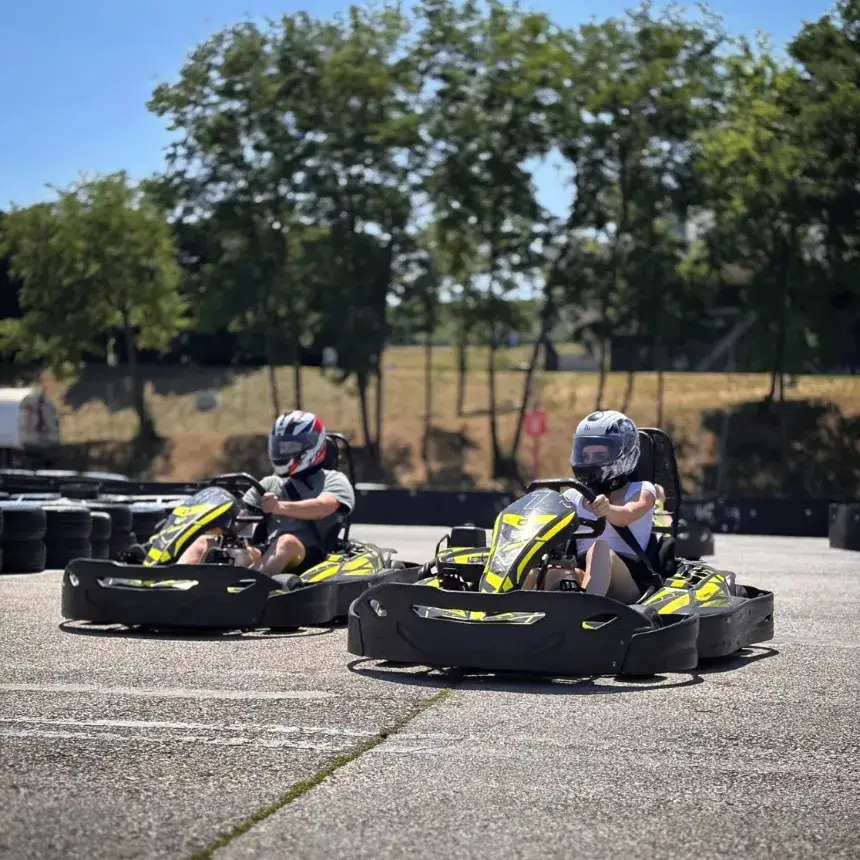 Mini GP gokart versenycsomag dobogós díjkiosztóval és éremmel