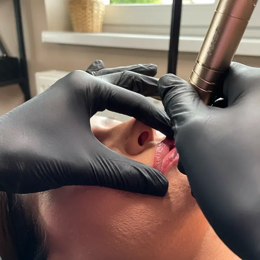 Páros ajaktetoválás – Barátnős szépülés Nyíregyházán!