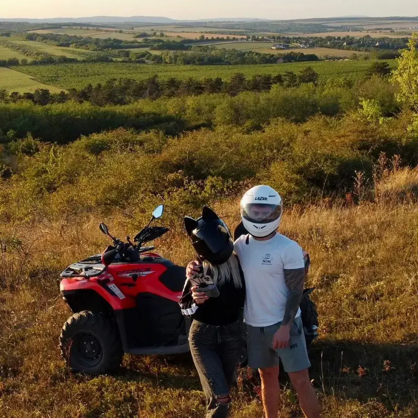 Páros Quad-Túra a naplementében a Velencei-tó környékén, túravezetővel