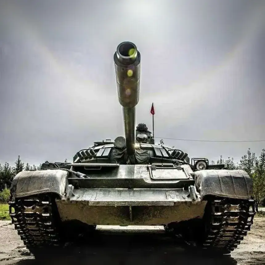 Legendás T-59 harckocsi élményvezetés tankvezetési tereppályán Tapolcán