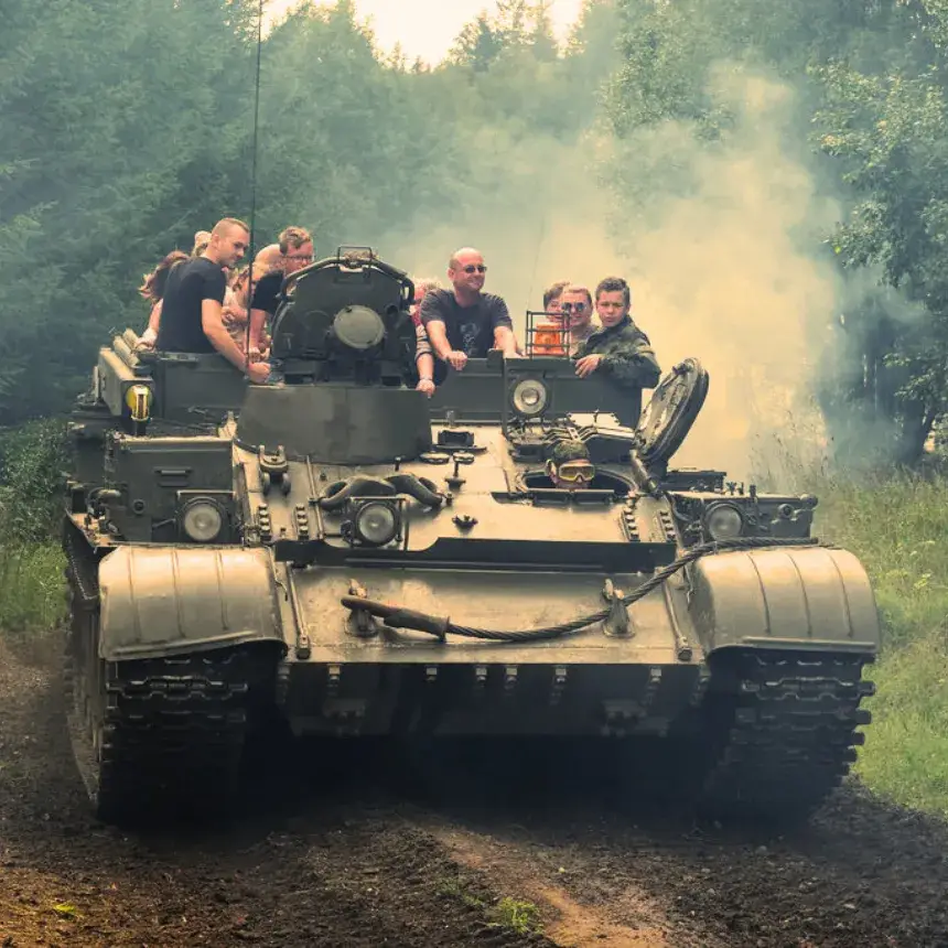 Tankrodeó VT-55-ös harckocsival Balatonakalin