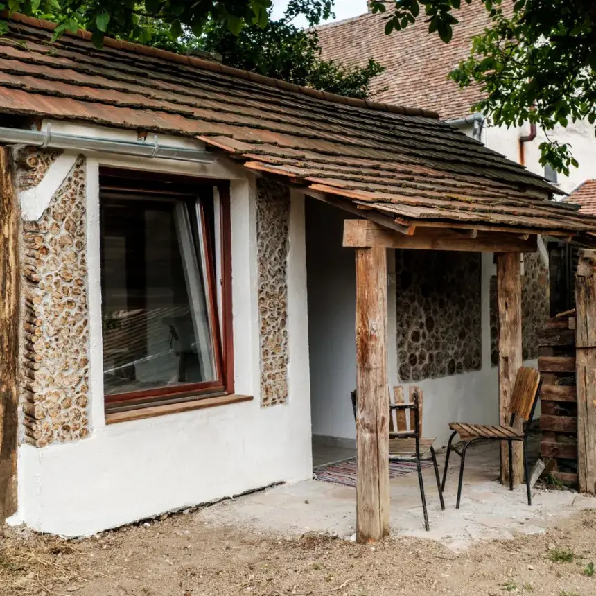 Kettesben vidéken egy Házikóban – Pihenés az Anna Portán, a Zselic szívében