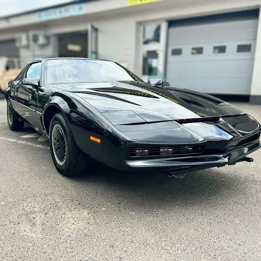 Knight Rider legendája visszatér: 15 perces KITT élményvezetés Tahitótfalun!