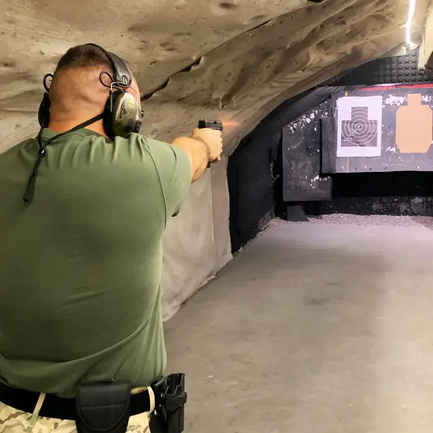 Élménylövészet Budapesten vagy Komáromban: 22-es csomag – 60 lövés!