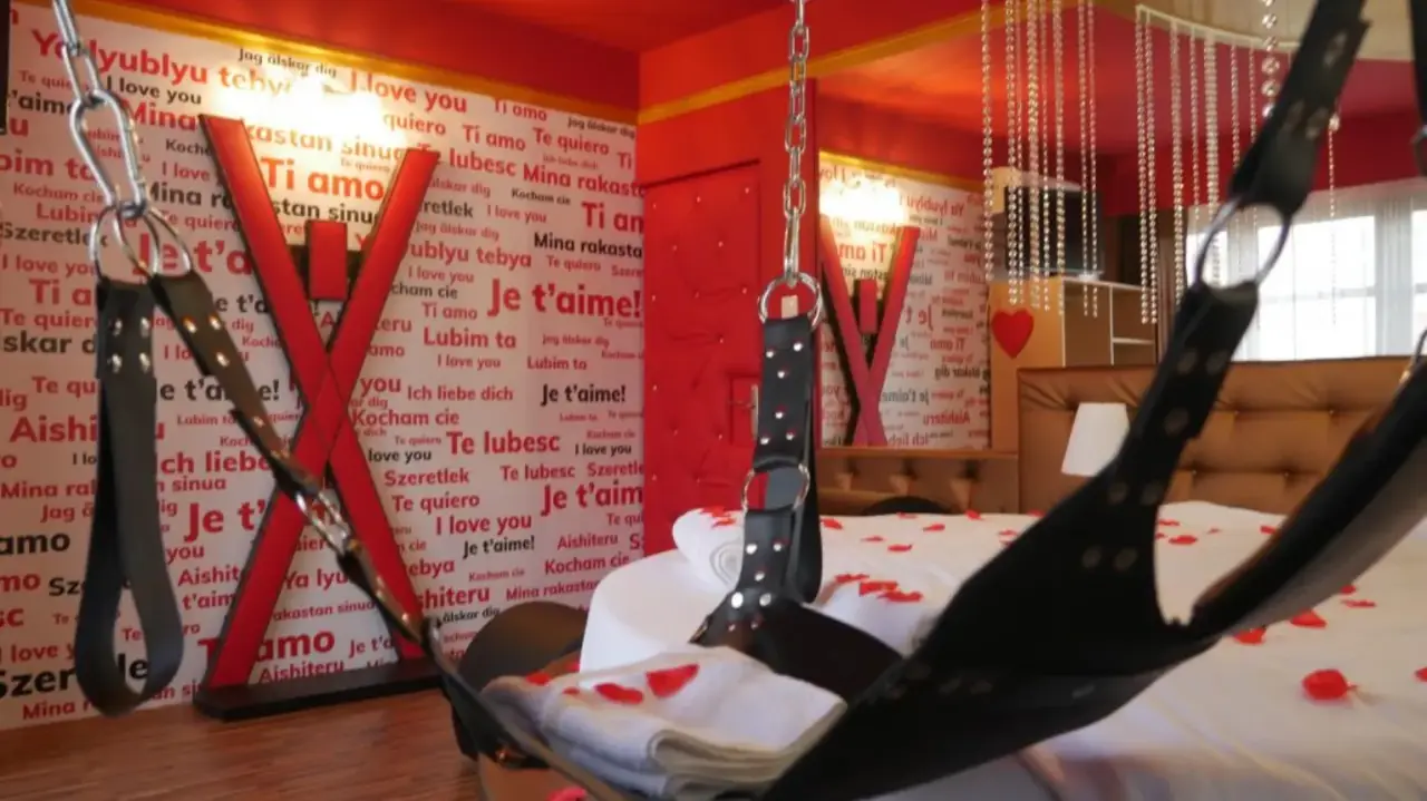 2 éjszaka hancúrkaland Gyulán a felnőtt Corvin hotelben minden játékszerrel