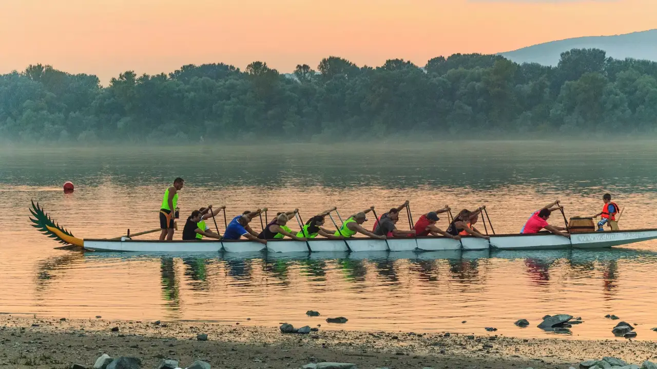 Sárkányhajózás lánybúcsúra