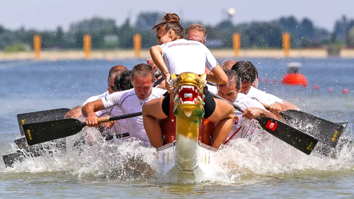 Sárkányhajós csapatbuli haverokkal