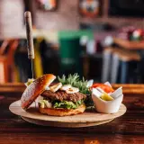 Gourmet burger, saját kézzel! – Burgerkészítő kurzus Budapesten