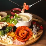 Fondue vacsoraest Budapesten – Élmény minden falatban!