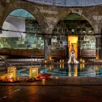 Rudas Fürdő & Bistro Élmény – ahol a test ellazul, a lélek feltöltődik 💦🍷