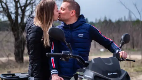 Romantikus VIP-quadozás élményfotózással vagy homoksurffel Ágasegyházán 2