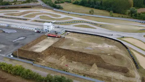 "22 KALIBER" élménylövészet csomag az Alpha Shooting lőtéren 7