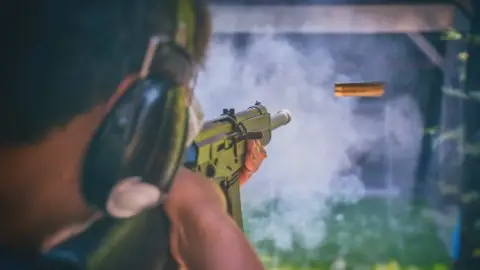 “RAGE” 2 az 1-ben élménynap! - Élménylövészet & Balta Dobálás 6