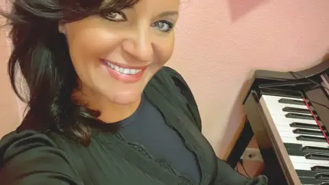 Tanulj énekelni Pintácsi Viki énekesnővel! 2