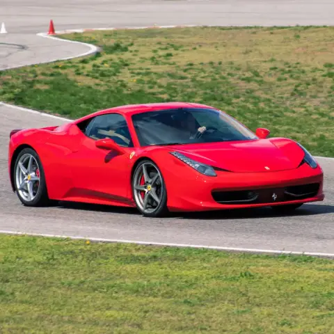 Ferrari 458 élményvezetés az M-Ringen