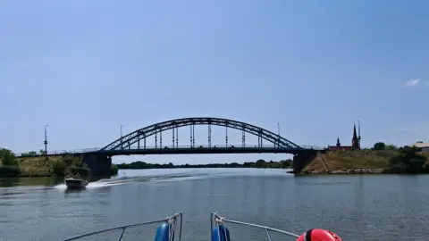 Privát hajótúra a Ráckevei/Soroksári Duna-ág vizén korlátlan Proseccóval – Budapestről indulva 7