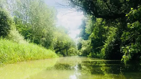 Privát hajótúra a Ráckevei/Soroksári Duna-ág vizén korlátlan Proseccóval – Budapestről indulva 2