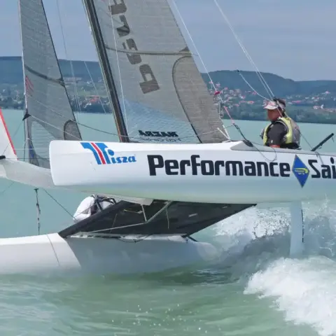 Katamaránnal a Balatonon 1 fő részére