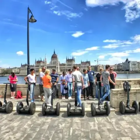 Irány a belváros, Gellért-hegy és a vár segwayel
