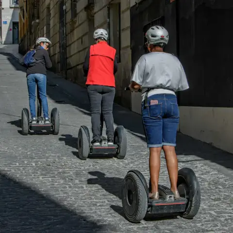 Csapatban Segway túra a Hősök terére akár cégesen