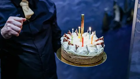 Városnéző Sétahajózás Budapesten 2 fő részére – Korlátlan Rosé fogyasztással! 4