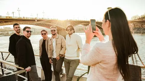 Városnéző Sétahajózás Budapesten 2 fő részére – Korlátlan Rosé fogyasztással! 16