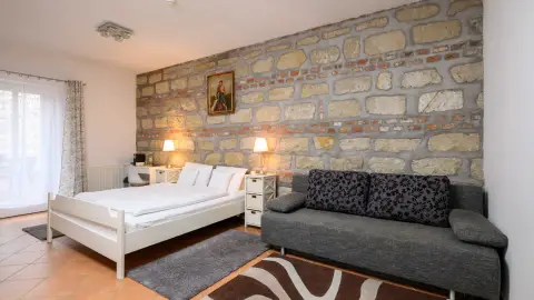 Élményteli, bormámoros pihenés kettesben Eger szívében a Villa Fazolában 19