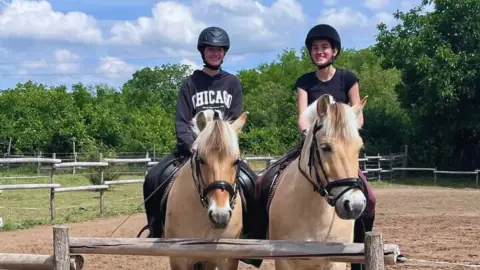 Mini állatsimogató + Élménylovaglás elbűvölő Fjord lovakkal Monoron 26