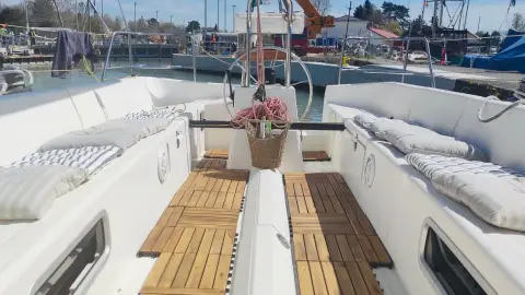 Balatoni vitorlázás FOK 33 prémium hajón Siófokról indulva – akár 11 fővel! 1