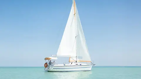 Balatoni vitorlázás FOK 33 prémium hajón Siófokról indulva – akár 11 fővel! 7