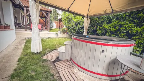 Lazulj Barátaiddal a Padláskincsek Birtokon Nagybörzsönyben 19