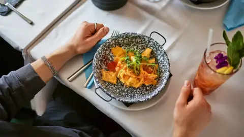 Brunch & Cruise – Villásreggelivel egybekötött városnéző hajókirándulás a Dunán 11