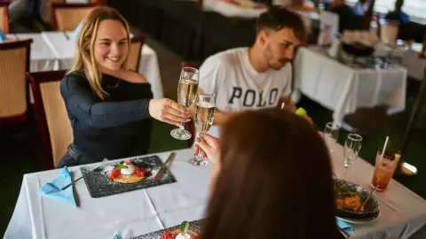 Brunch & Cruise – Villásreggelivel egybekötött városnéző hajókirándulás a Dunán 9