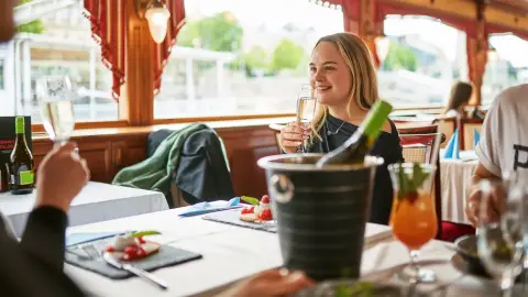 Brunch & Cruise – Villásreggelivel egybekötött városnéző hajókirándulás a Dunán 13
