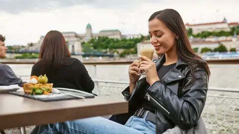 Brunch & Cruise – Villásreggelivel egybekötött városnéző hajókirándulás a Dunán 28