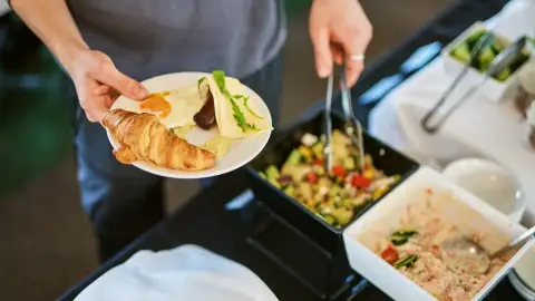 Brunch & Cruise – Villásreggelivel egybekötött városnéző hajókirándulás a Dunán 31