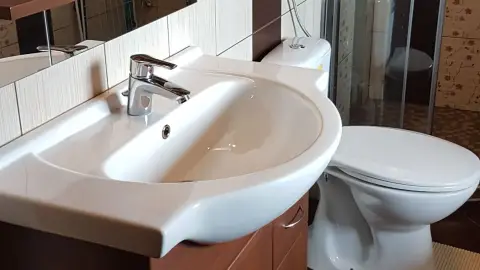 Vidéki menedék nagy társaságnak: Privát lovastanya Cserkeszőlőn 13+1 főre 12