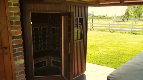 Vidéki menedék nagy társaságnak: Privát lovastanya Cserkeszőlőn 13+1 főre 20